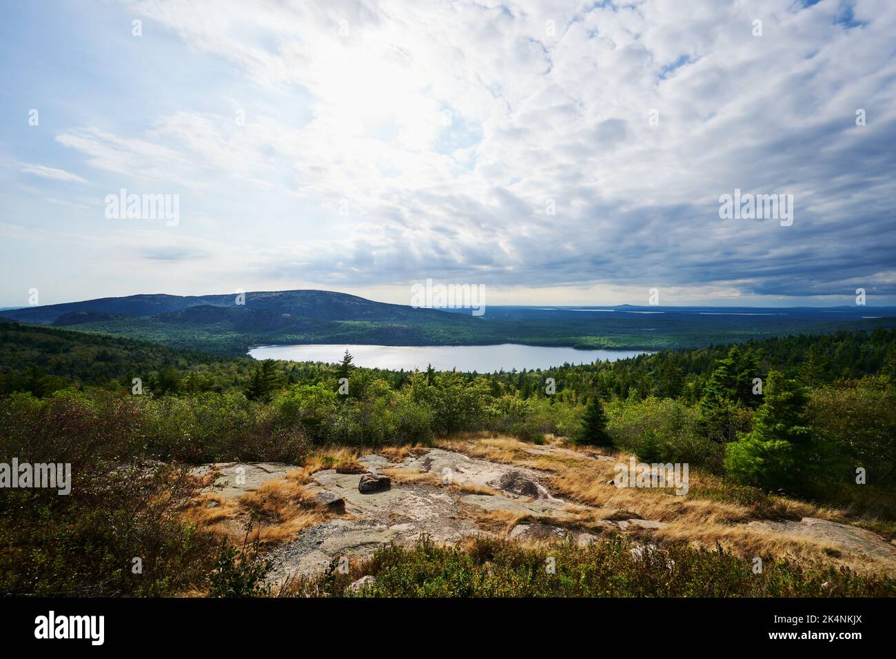 Vue sur Eagle Lake depuis Cadillac Mountain, parc national Acadia, Maine Banque D'Images