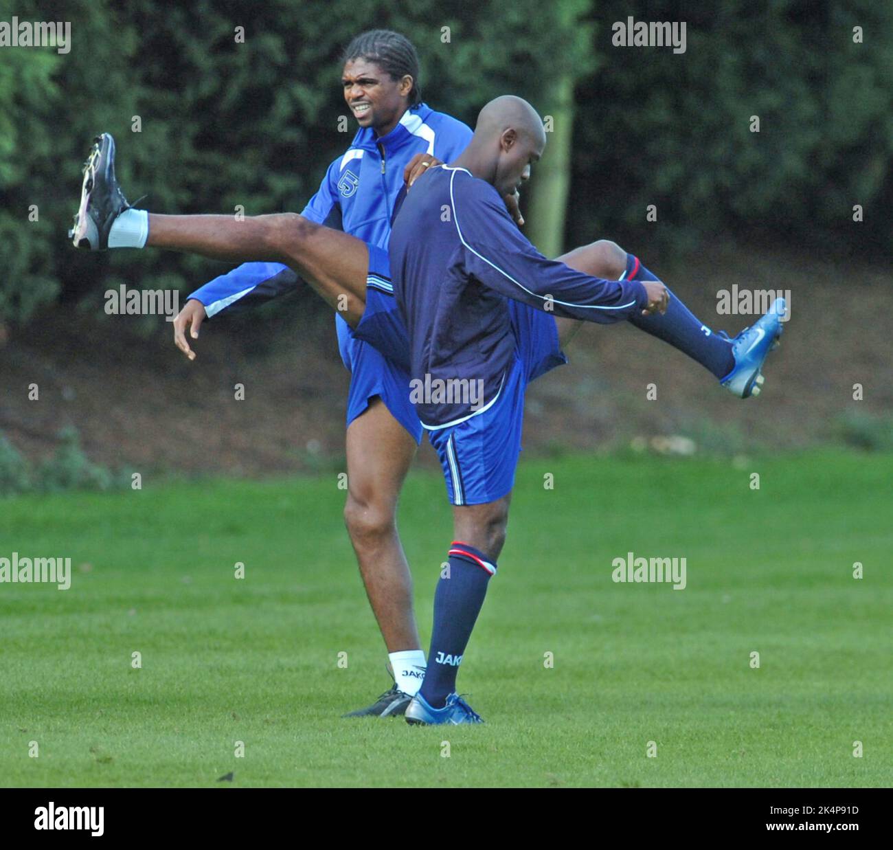PORTSMOUTH FORMATION 7-09-06 KANU ET ROUDOLPHE DOUALA PIC MIKE WALKER, 2006 Banque D'Images