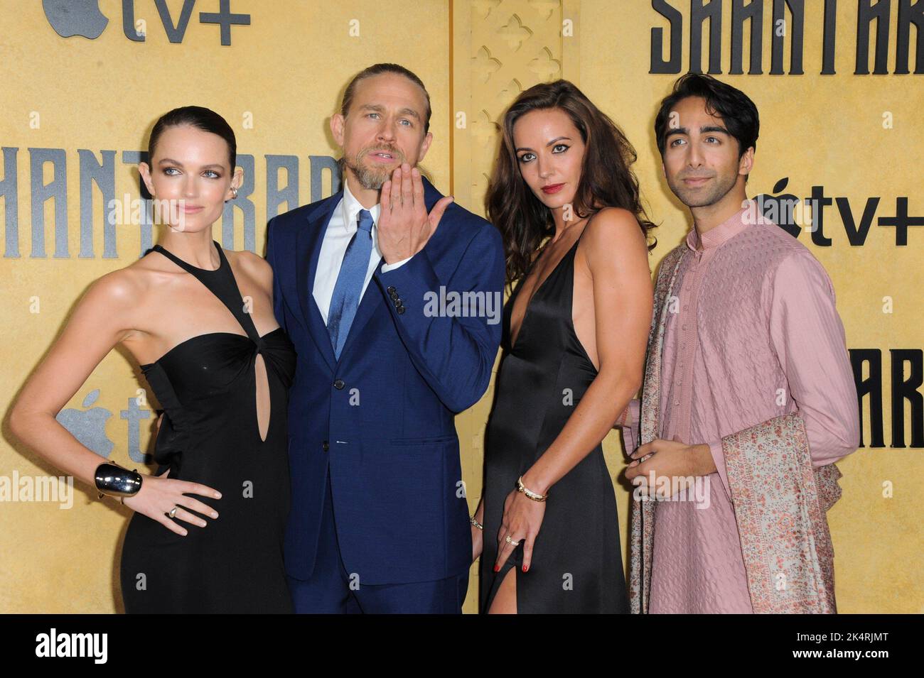 Los Angeles, Californie. 3rd octobre 2022. Shubham Saraf, Elektra Kilbey, Charlie Hunnam, Antonia Desplat aux arrivées pour la première série SHANTRAM sur Apple TV , Regency Bruin Theatre, Los Angeles, CA 3 octobre 2022. Crédit : Elizabeth Goodenough/Everett Collection/Alay Live News Banque D'Images