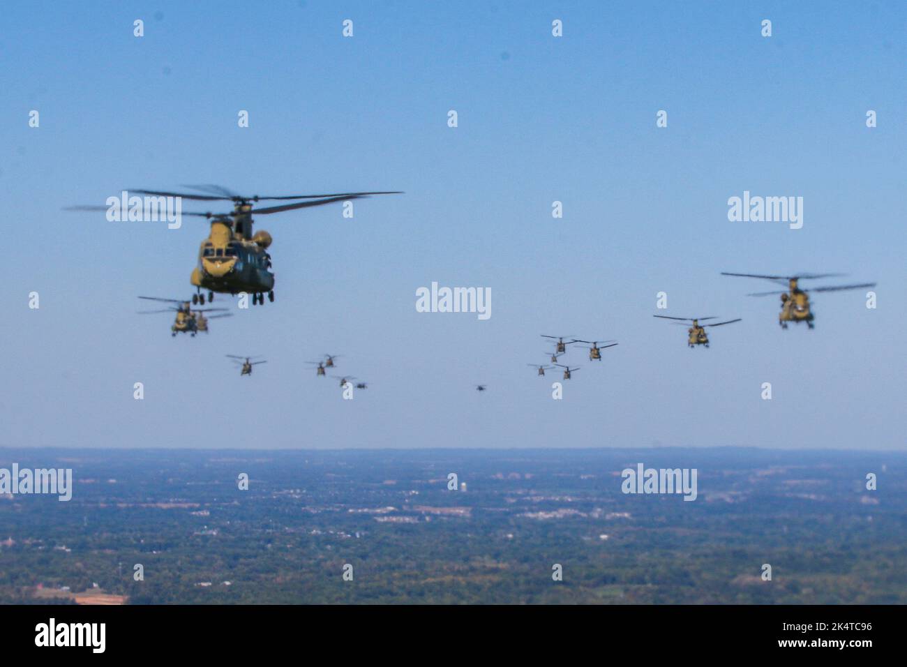 Pi. Campbell, Kentucky, États-Unis. 27th septembre 2022. Des soldats de la 101st Brigade de l'aviation de combat (ACR), 101st Airborne Division (assaut aérien), se rendent à la base aérienne de Little Rock pour leur mission opération Etal Shadow, le 27 septembre 2022, à ft. Campbell, Ky. Le but de la mission était de tester les capacités de 101 ACR en effectuant un assaut aérien à longue portée. Crédit: Armée américaine/ZUMA Press Wire Service/ZUMAPRESS.com/Alamy Live News Banque D'Images