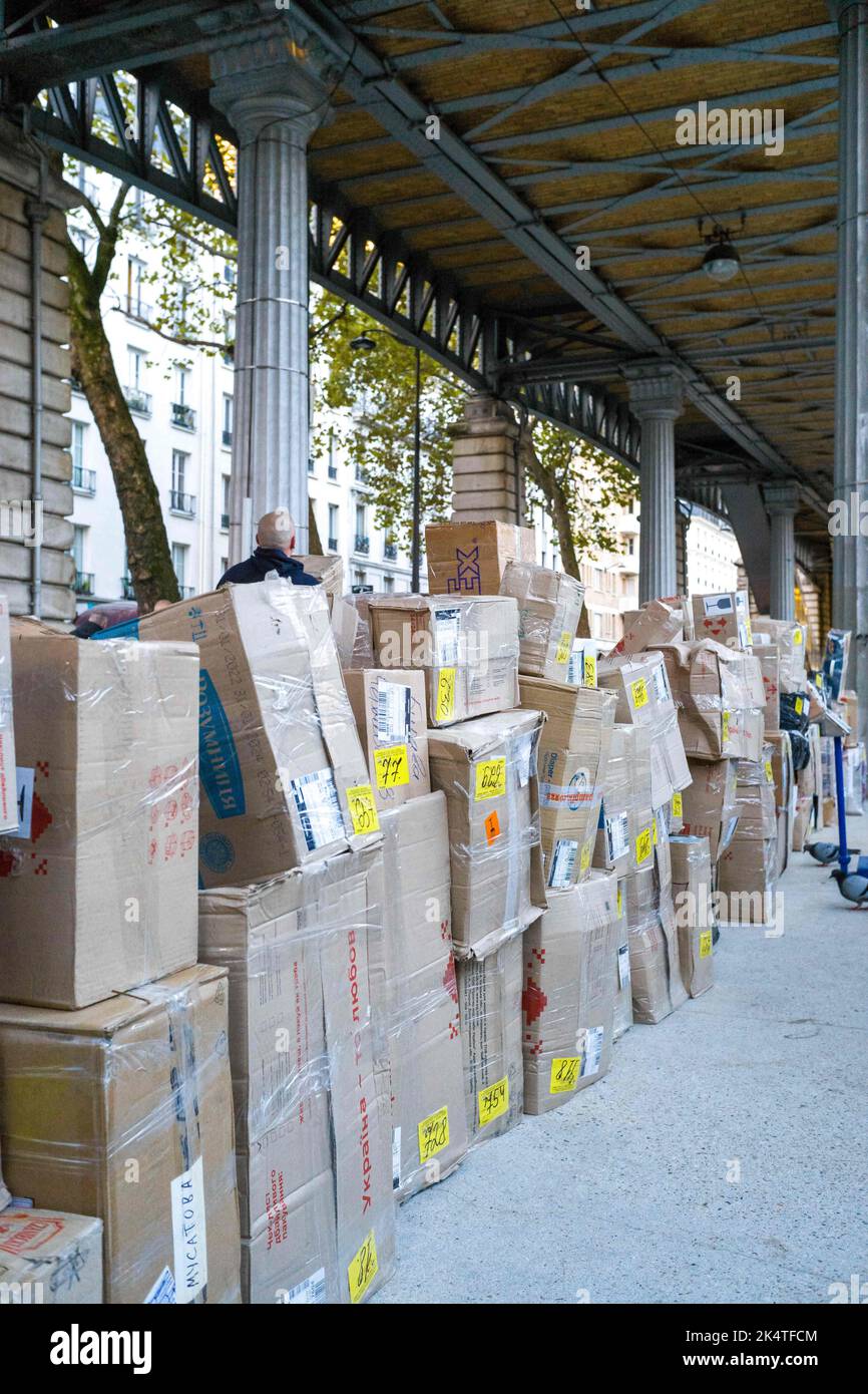 Départ et arrivée des marchandises en provenance et à destination de l'Ukraine, au boulevard Vincent Auriol, gare de Chevaleret, à Paris, France, sur 2 octobre, 2022. Photo de Patricia Huchot-Boissier/ABACAPRESS.COM Banque D'Images