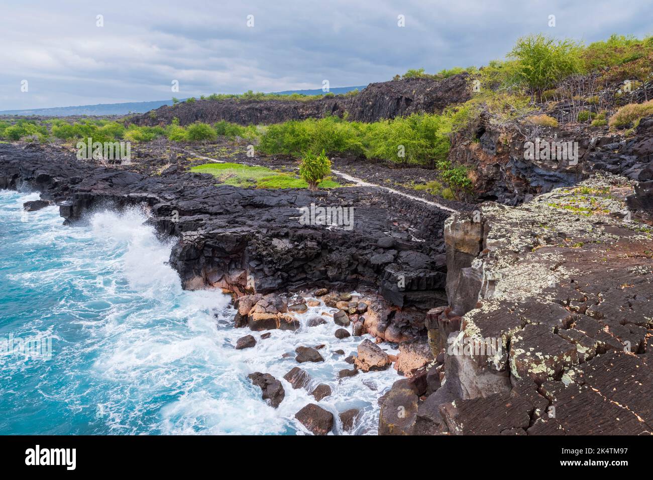 surplombant la baie d'alahaka et le sentier historique national d'ala kahakai le long de la côte sud de kona hawaï Banque D'Images