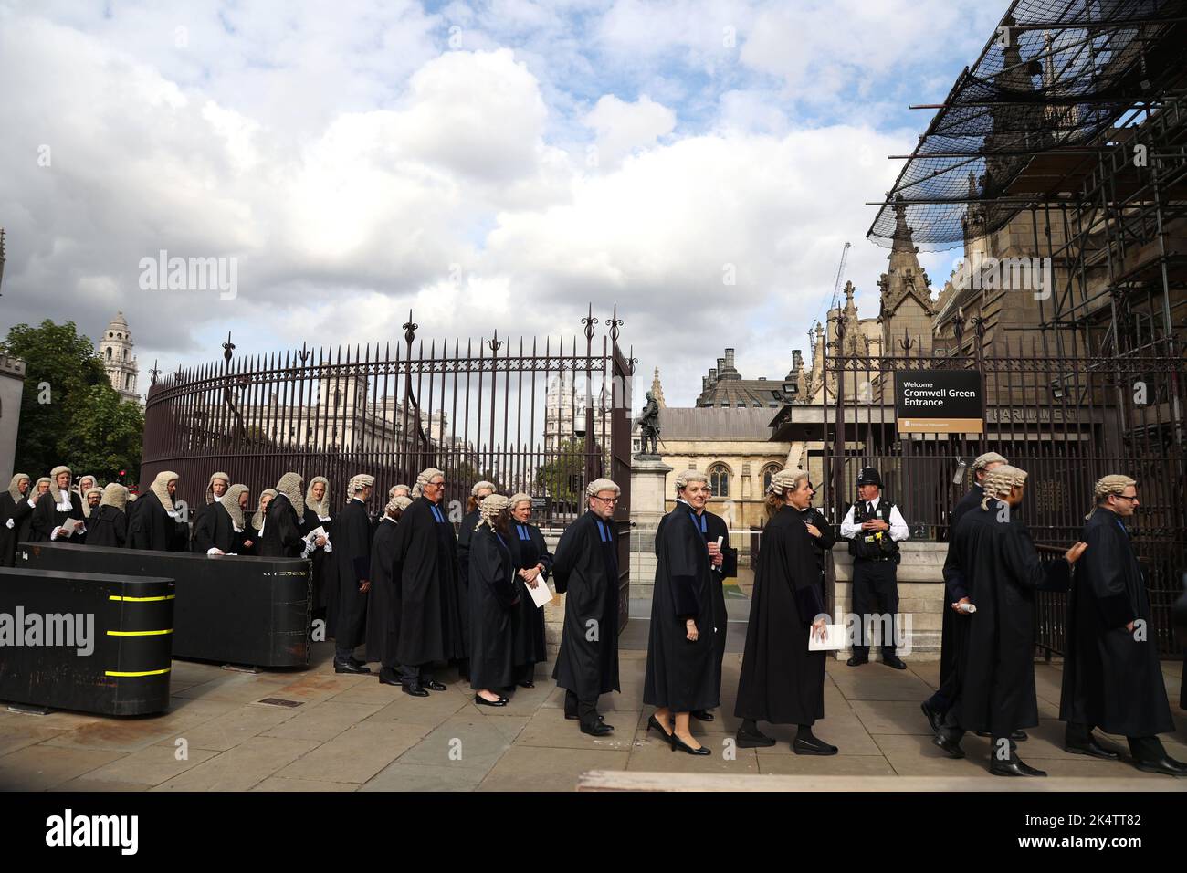 Londres, Royaume-Uni. 03rd octobre 2022. Les juges et l'avocat de King sont vus au début de l'année légale, qui est marquée par un service à l'abbaye de Westminster et est suivi d'une réception aux chambres du Parlement, qui est accueillie par le Lord Chancellor (Brandon Lewis). Début de l'année légale, Westminster, Londres, Royaume-Uni sur 3 octobre 2022 Credit: Paul Marriott/Alay Live News Banque D'Images