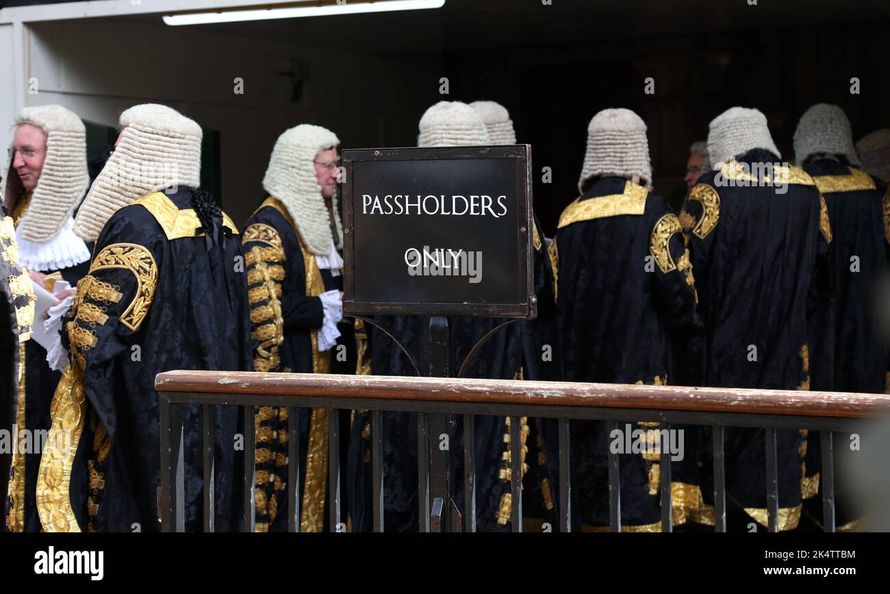 Londres, Royaume-Uni. 03rd octobre 2022. Les juges et l'avocat de King sont vus au début de l'année légale, qui est marquée par un service à l'abbaye de Westminster et est suivi d'une réception aux chambres du Parlement, qui est accueillie par le Lord Chancellor (Brandon Lewis). Début de l'année légale, Westminster, Londres, Royaume-Uni sur 3 octobre 2022 Credit: Paul Marriott/Alay Live News Banque D'Images