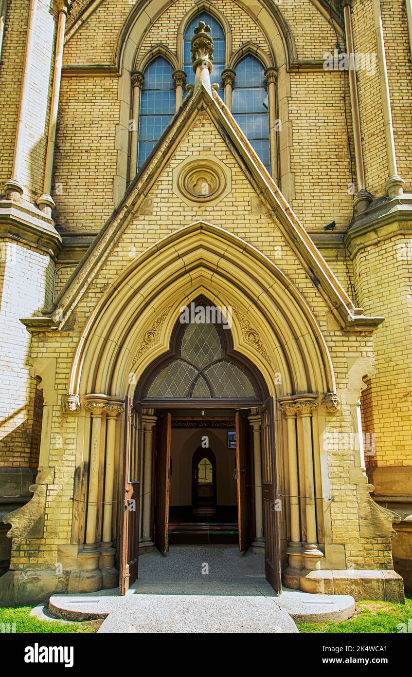 Porte ouverte à la cathédrale St James, Toronto, Ontario, Canada Banque D'Images