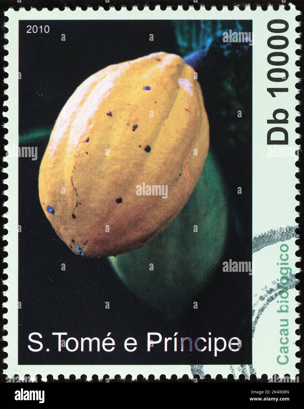 Gousse de cacao mûre sur timbre-poste africain Banque D'Images