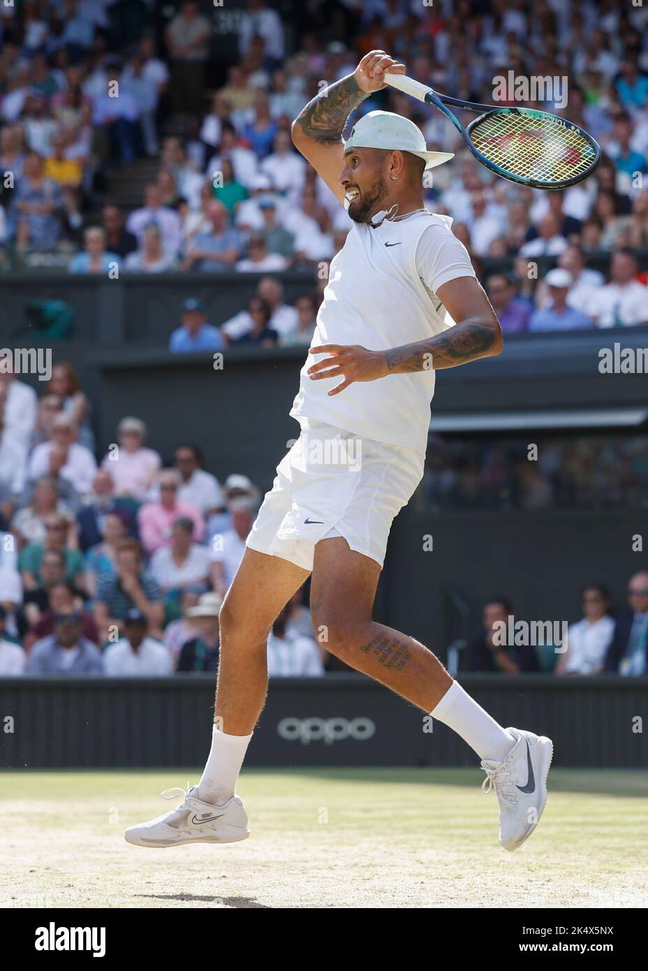 Nick Kyrgios, joueur de tennis australien, a joué à la main lors des championnats de Wimbledon 2022, Londres, Angleterre, Royaume-Uni Banque D'Images
