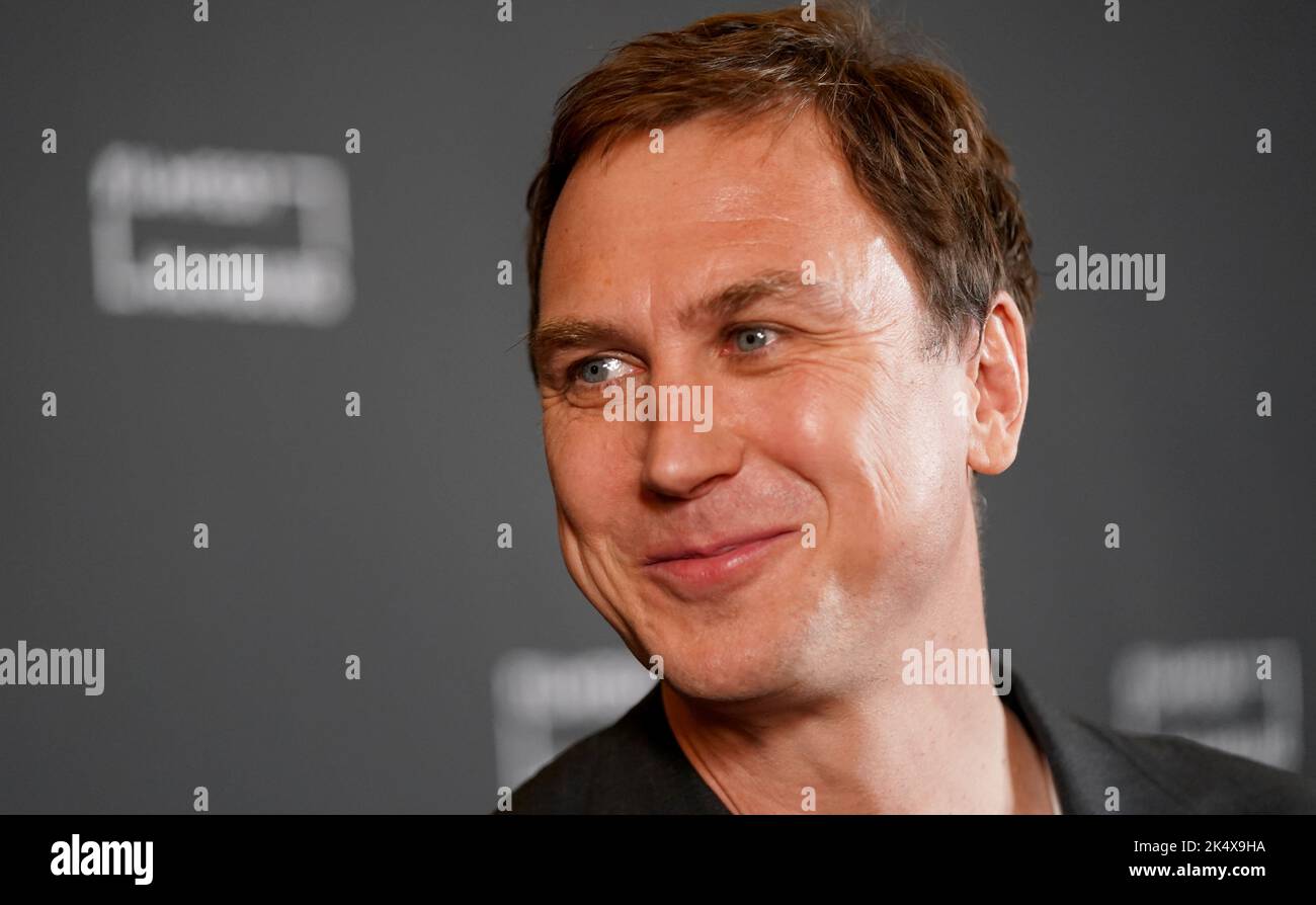 Hambourg, Allemagne. 04th octobre 2022. L'acteur Lars Eidinger vient à l'appel photo du film 'Lars Eidinger - pour être ou ne pas être' au passage Kino dans le cadre du Filmfest Hambourg 30th. Credit: Marcus Brandt/dpa/Alay Live News Banque D'Images