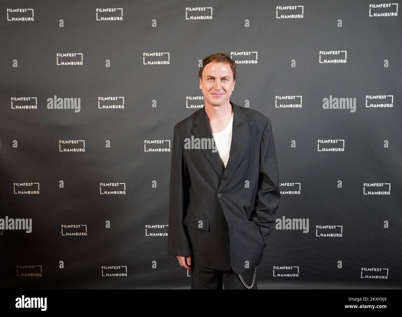 Hambourg, Allemagne. 04th octobre 2022. L'acteur Lars Eidinger vient à l'appel photo du film 'Lars Eidinger - pour être ou ne pas être' au passage Kino dans le cadre du Filmfest Hambourg 30th. Credit: Marcus Brandt/dpa/Alay Live News Banque D'Images
