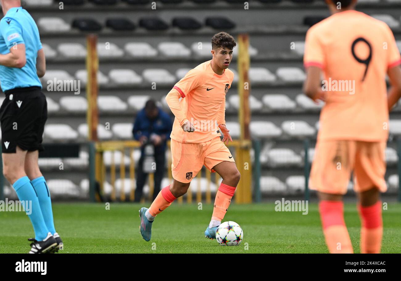 Aitor Gismera (6) de l'Atletico Madrid photographié lors d'un match de  football entre les équipes de jeunes du Club Brugge KV et de l'Atletico  Madrid lors de la troisième rencontre du groupe