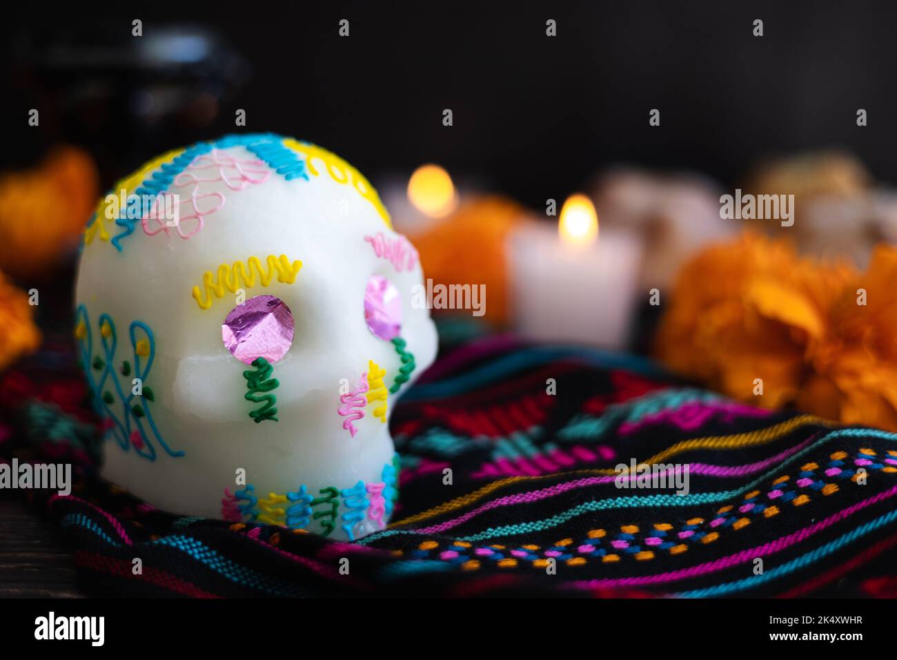 Crâne de sucre mexicain traditionnel pour le jour des morts au Mexique Banque D'Images