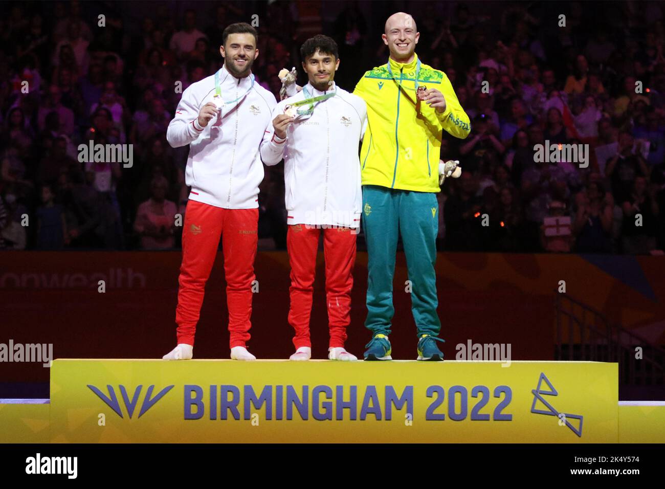 (De gauche à droite) Giarnni REGINI-MORAN d'Angleterre (argent), Jake JARMAN d'Angleterre (or), James BACUETI d'Australie (bronze) dans le coffre-fort pour hommes - finale aux Jeux du Commonwealth 2022 dans l'arène, Birmingham. Banque D'Images