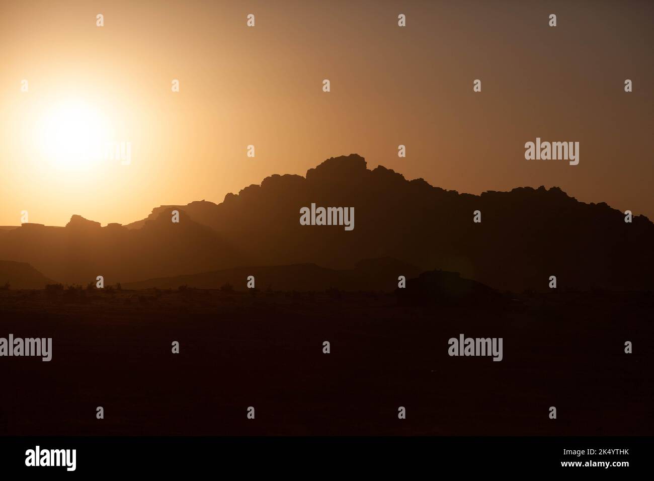 Coucher du soleil dans le désert de Wadi Rum, Jordanie Banque D'Images