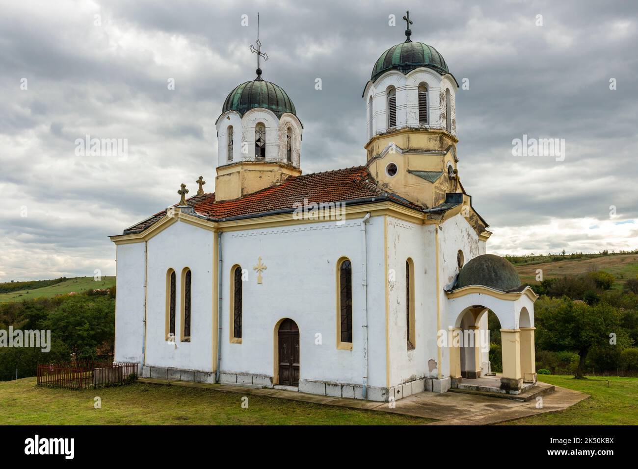 Église orthodoxe orientale dans les zones rurales de Bulgarie, d'Europe orientale, des Balkans, de l'UE Banque D'Images