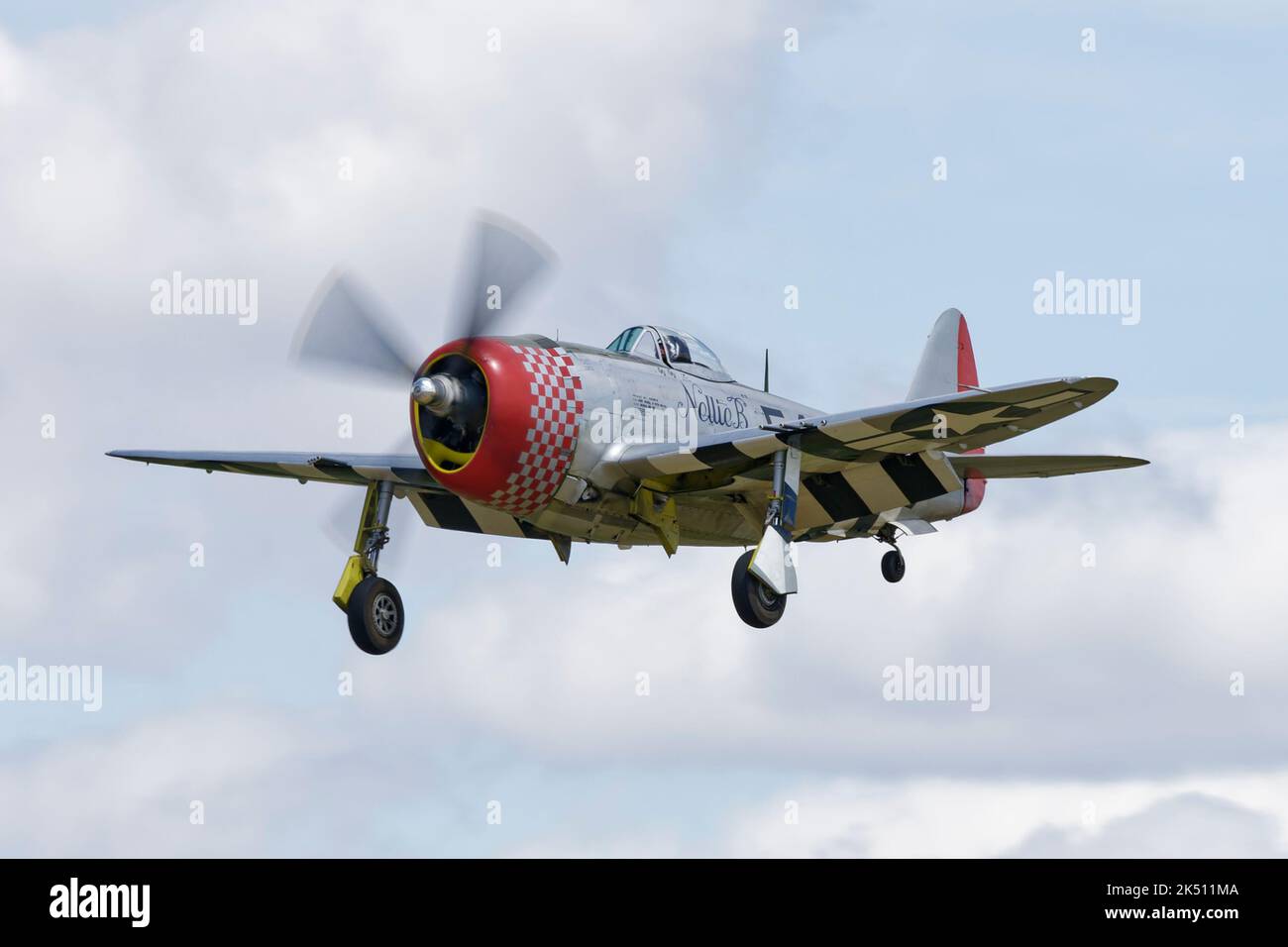 Fighter Aviation Engineering's Beautiful Republic P47D vintage WW2 avion de chasse arrive à la RAF Fairford à Gloucestershire Angleterre pour le RIAT Banque D'Images
