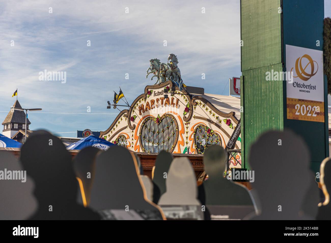 MUNICH, ALLEMAGNE - OKTOBER 5, 2022: Démontage sur la Theresienwiese après plus de deux semaines d'Oktoberfest. Plus de 600 fournisseurs doivent démonter leur Banque D'Images