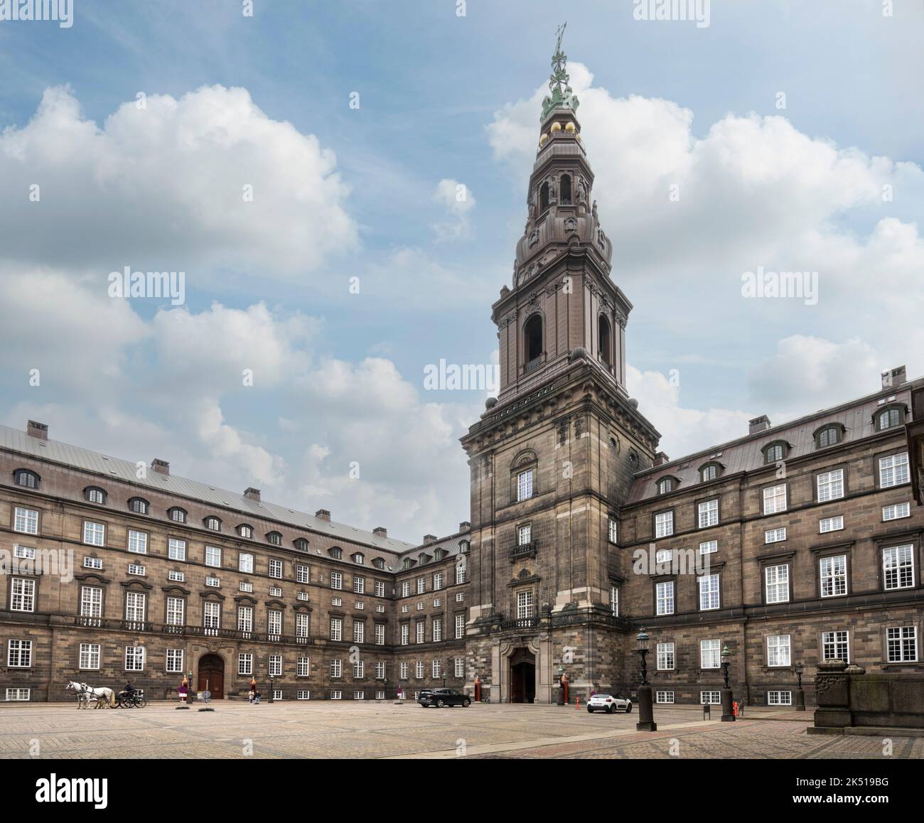 Copenhague, Danemark. Octobre 2022. Vue sur la cour intérieure du palais de Christiansborg dans le centre-ville Banque D'Images