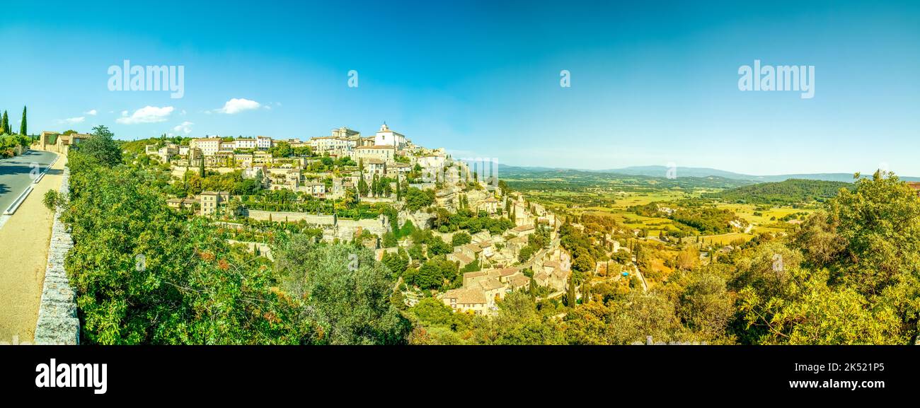 Vue sur Gordes, Provence, Sud de la France Banque D'Images