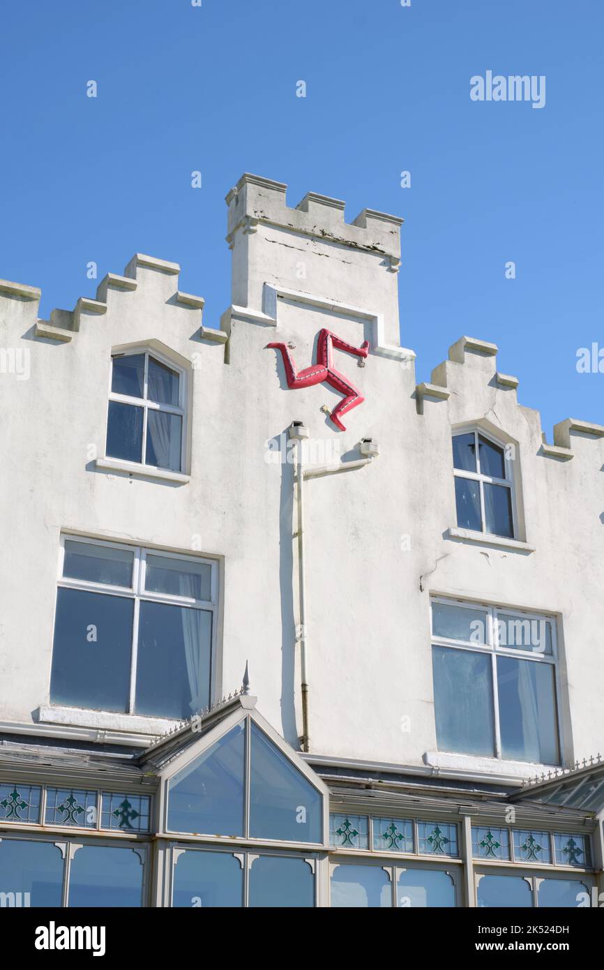 L'hôtel Falcon's Nest , Port Erin, Ile de Man affichant le symbole '3 pieds de l'homme' sur la façade. Banque D'Images