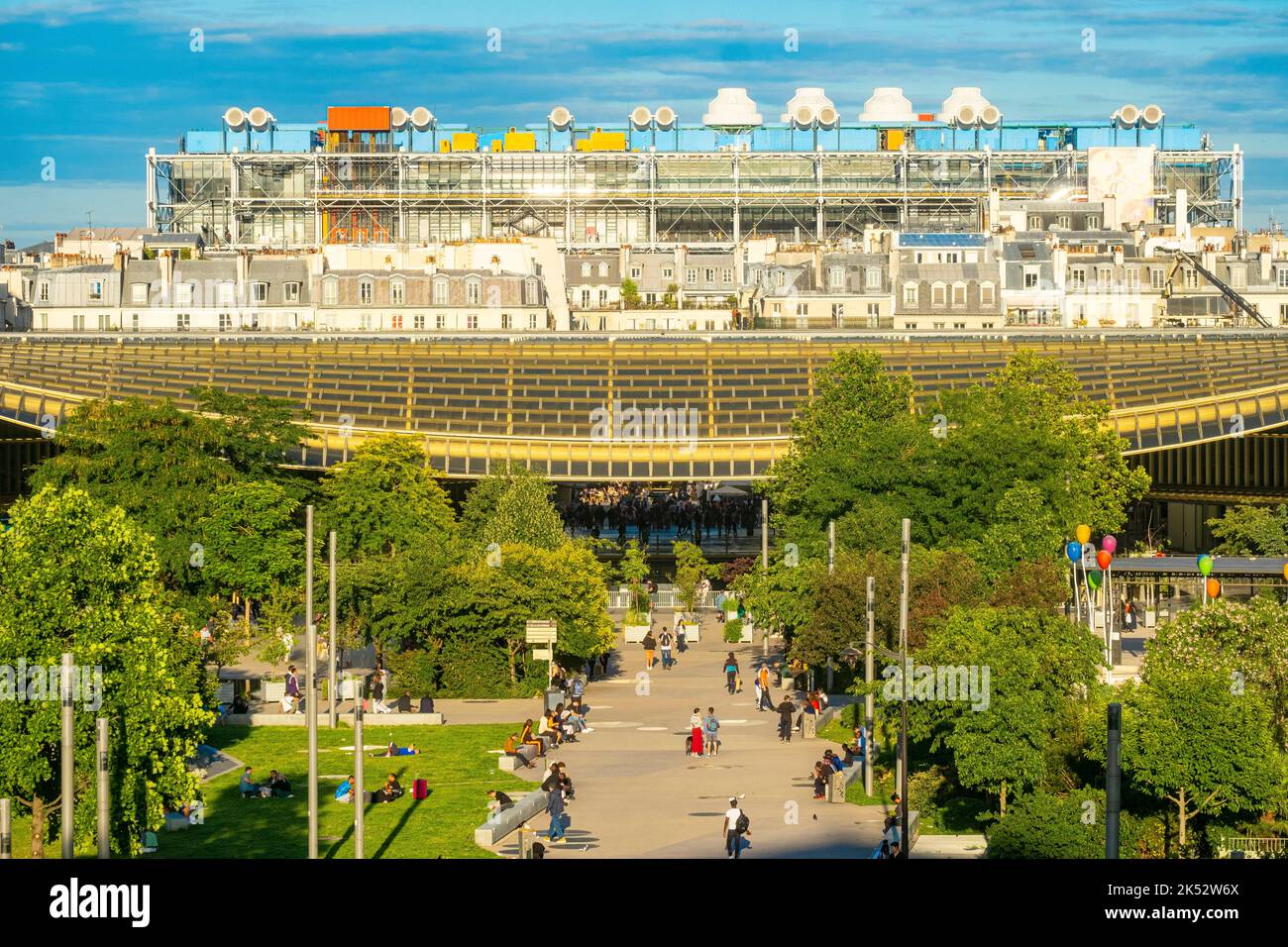 France, Paris, la canonnière du Forum des Halles et le centre Georges Pompidou Banque D'Images