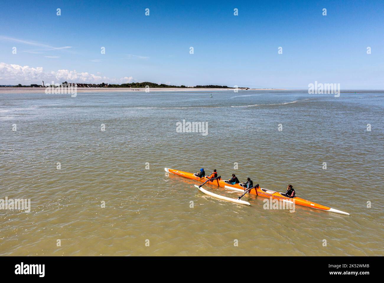 France, somme (80), Baie de somme, le Hourdel, canoë polynésien (va'a) dans la Baie de somme (vue aérienne) Banque D'Images