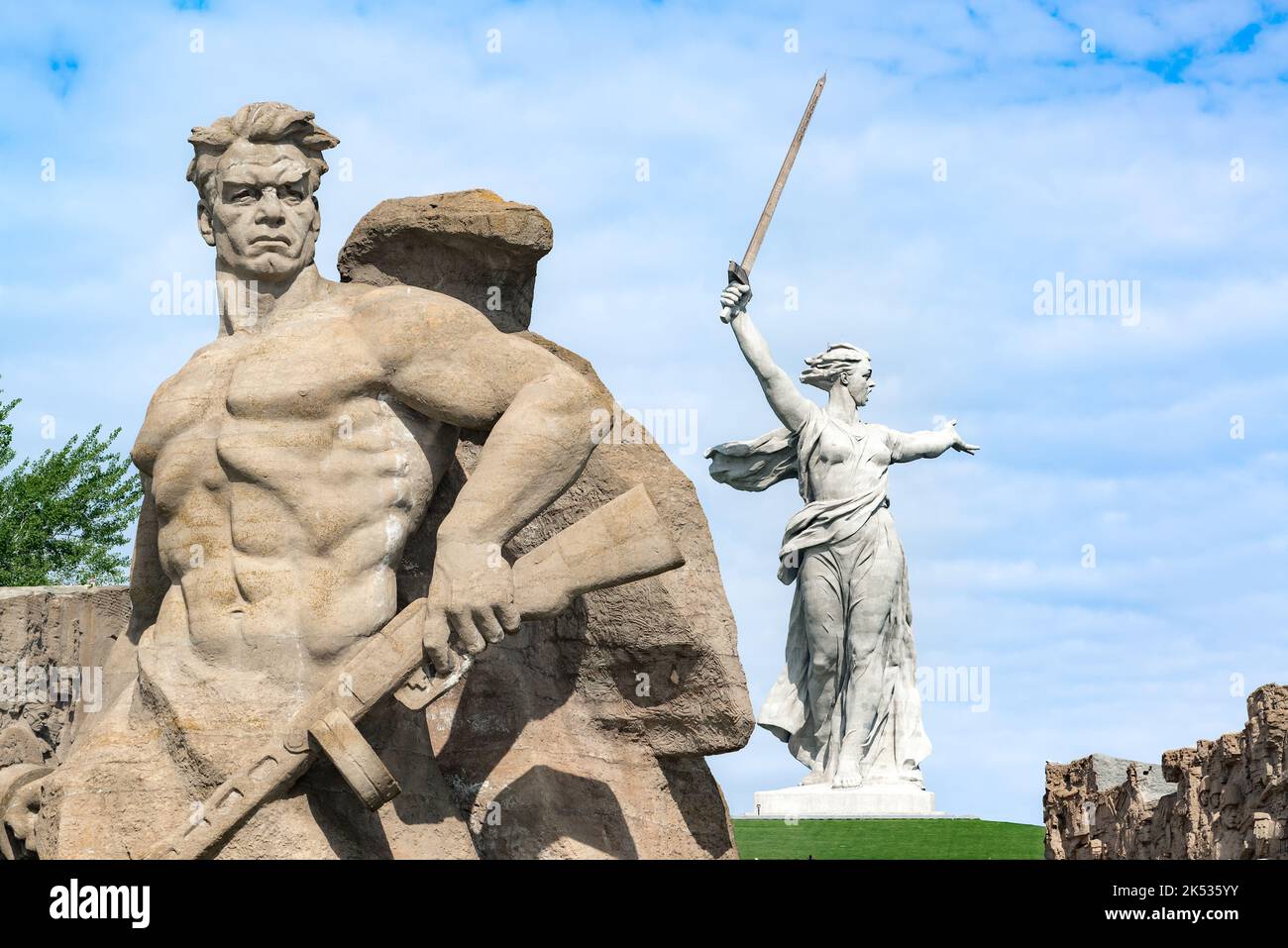 1 mai 2020, Volgograd, Russie. Place à ceux qui ont combattu à la mort et statue le callson de la mère patrie le sommet de la colline de Mamaev Banque D'Images