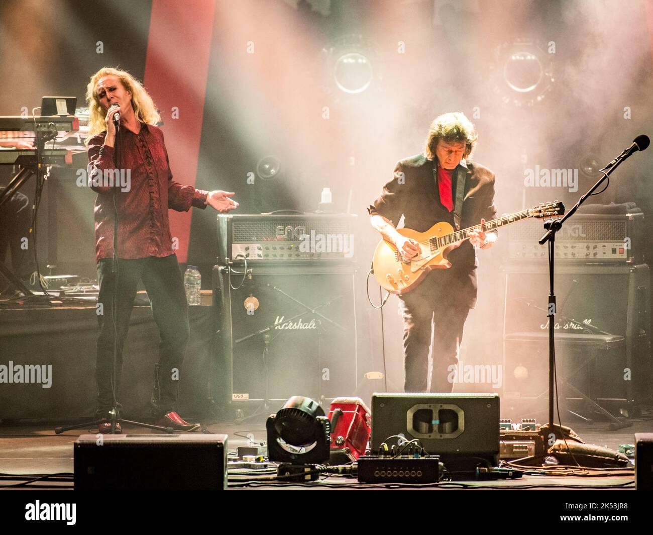 Steve Hackett à la guitare et nad Sylvan à la chant Banque D'Images