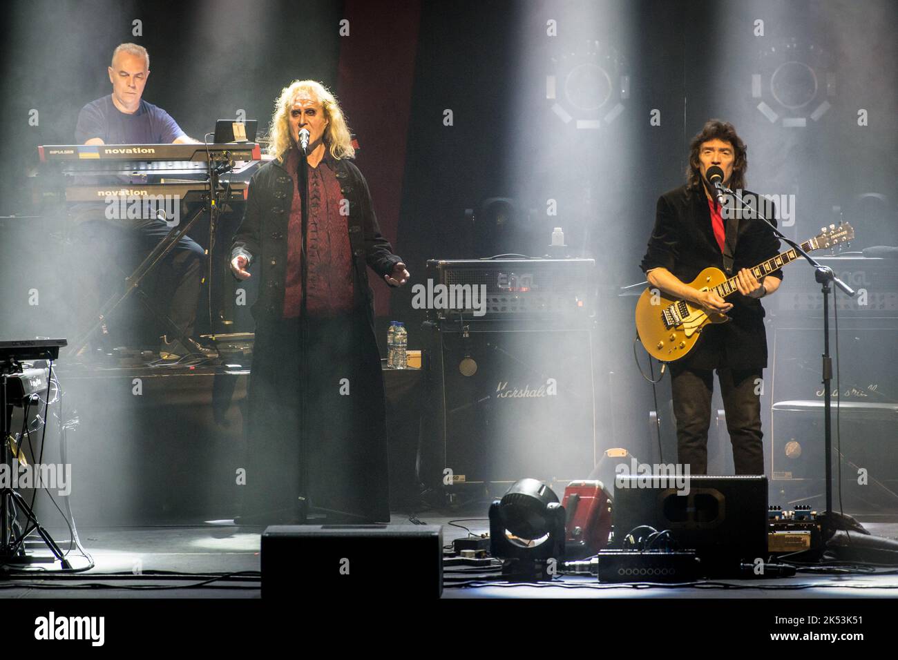 Steve Hackett à la guitare, nad Sylvan au chant et Roger King au clavier Banque D'Images