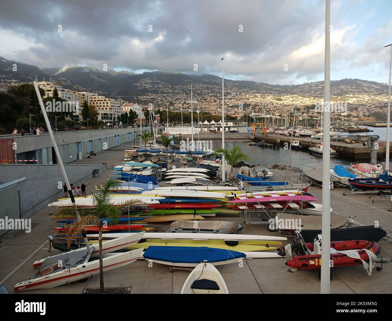 rues de madère, marina à madère funchal,funchal madère,cr7.statue de ronaldo à madère funchal,marina,marina funchal madère,madère marina.cafe Banque D'Images