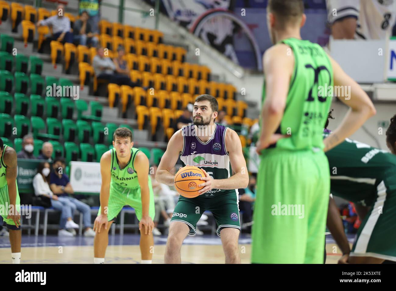 Sassari, Italie. 05th octobre 2022. David Kravish (Unicaja Malaga) pendant Dinamo BDS Sassari vs Unicaja, match de basket-ball de la Ligue des champions à Sassari, Italie, 05 octobre 2022 Credit: Independent photo Agency/Alamy Live News Banque D'Images