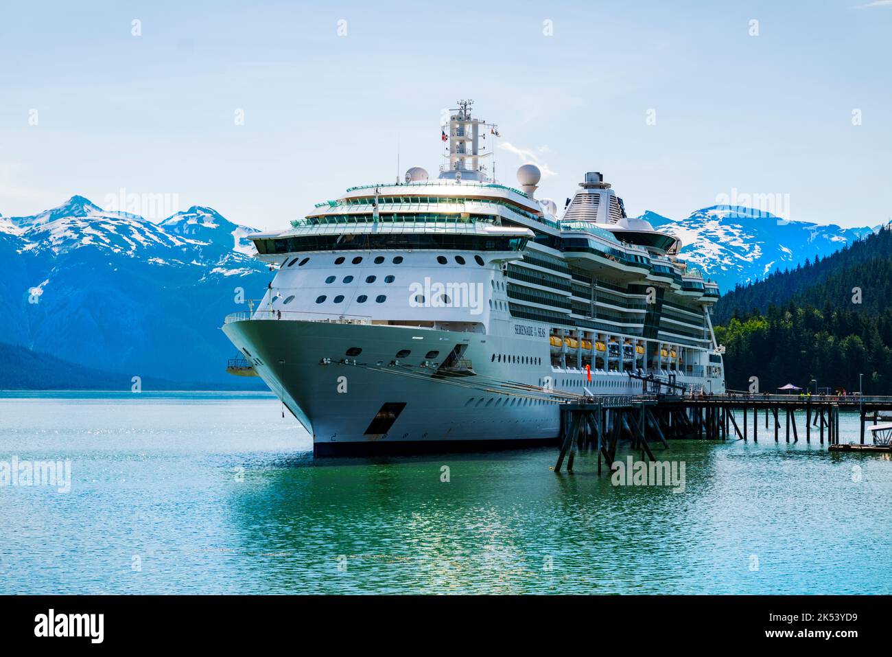 Serenade of the Seas ; Royal Caribbean Cruises ; navire dans le port ; Haines ; Alaska ; ÉTATS-UNIS Banque D'Images