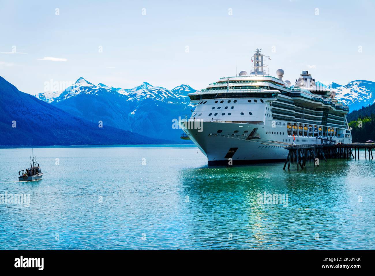 Serenade of the Seas ; Royal Caribbean Cruises ; navire dans le port ; Haines ; Alaska ; ÉTATS-UNIS Banque D'Images