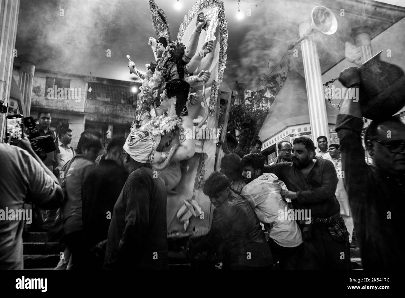 Festival rituel traditionnel de Durga Puja au Bangladesh 2022. Le Durga Puja de cinq jours, le plus grand festival religieux des adeptes bengalis-parlant Banque D'Images