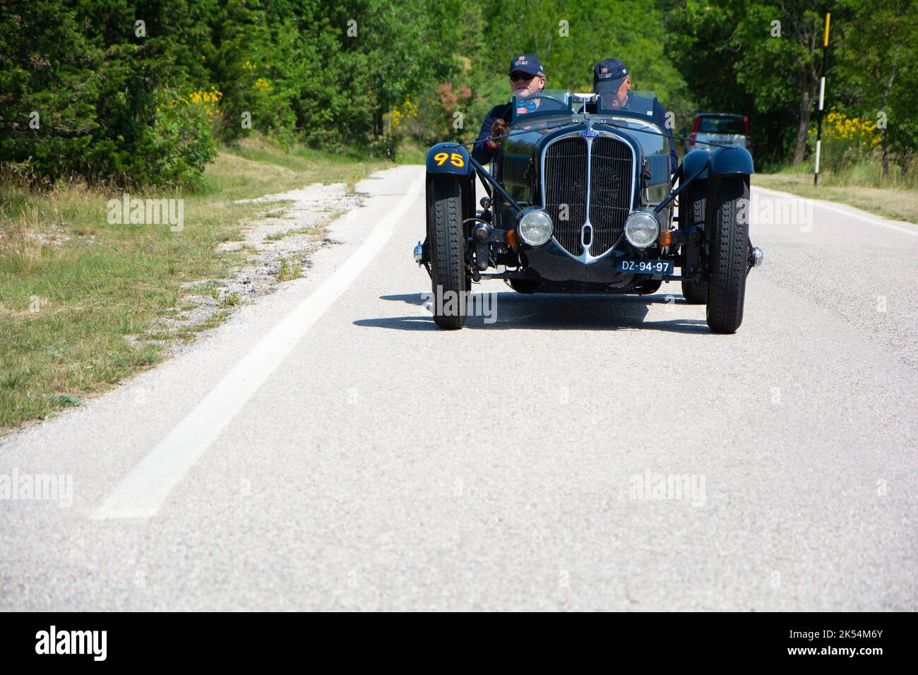 DELAHAYE 135 CS 1936 sur une vieille voiture de course en rallye mille Miglia 2022 la célèbre