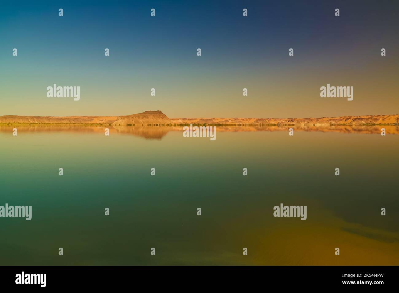 Vue panoramique sur le lac Teli group d'Ounianga Serir lacs , Ennedi, Tchad Banque D'Images