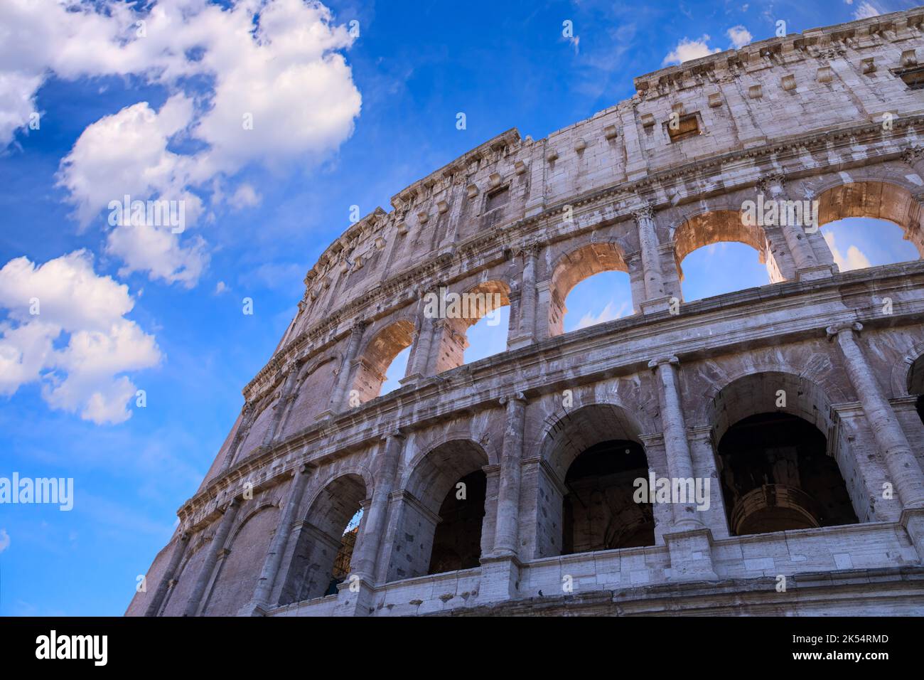 Vue sur le Colisée à Rome, Italie. Banque D'Images