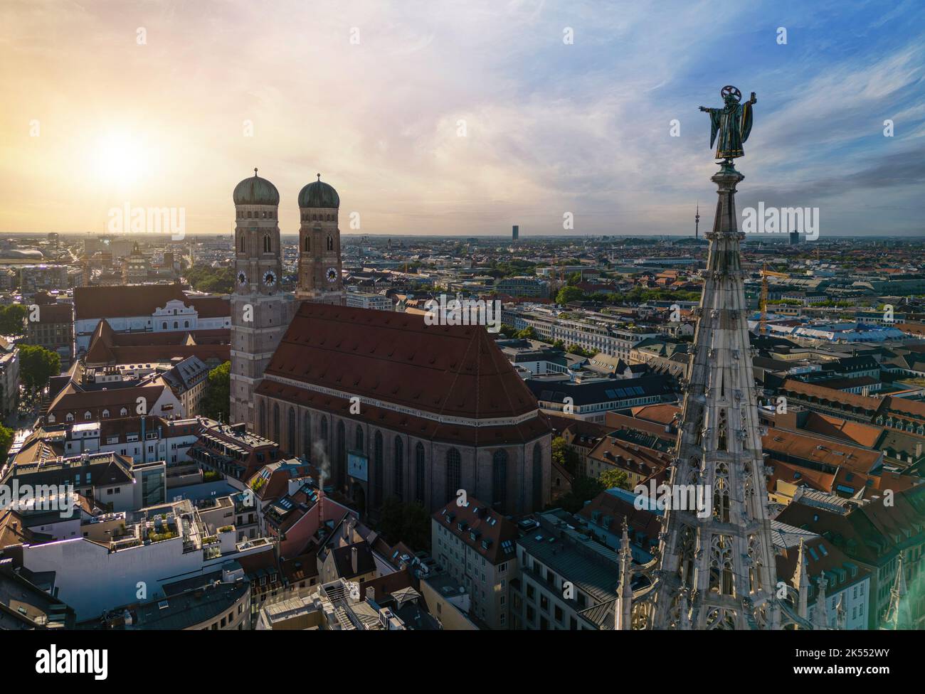 Dans une vue aérienne, la célèbre cathédrale Frauenkirche de Munich Banque D'Images