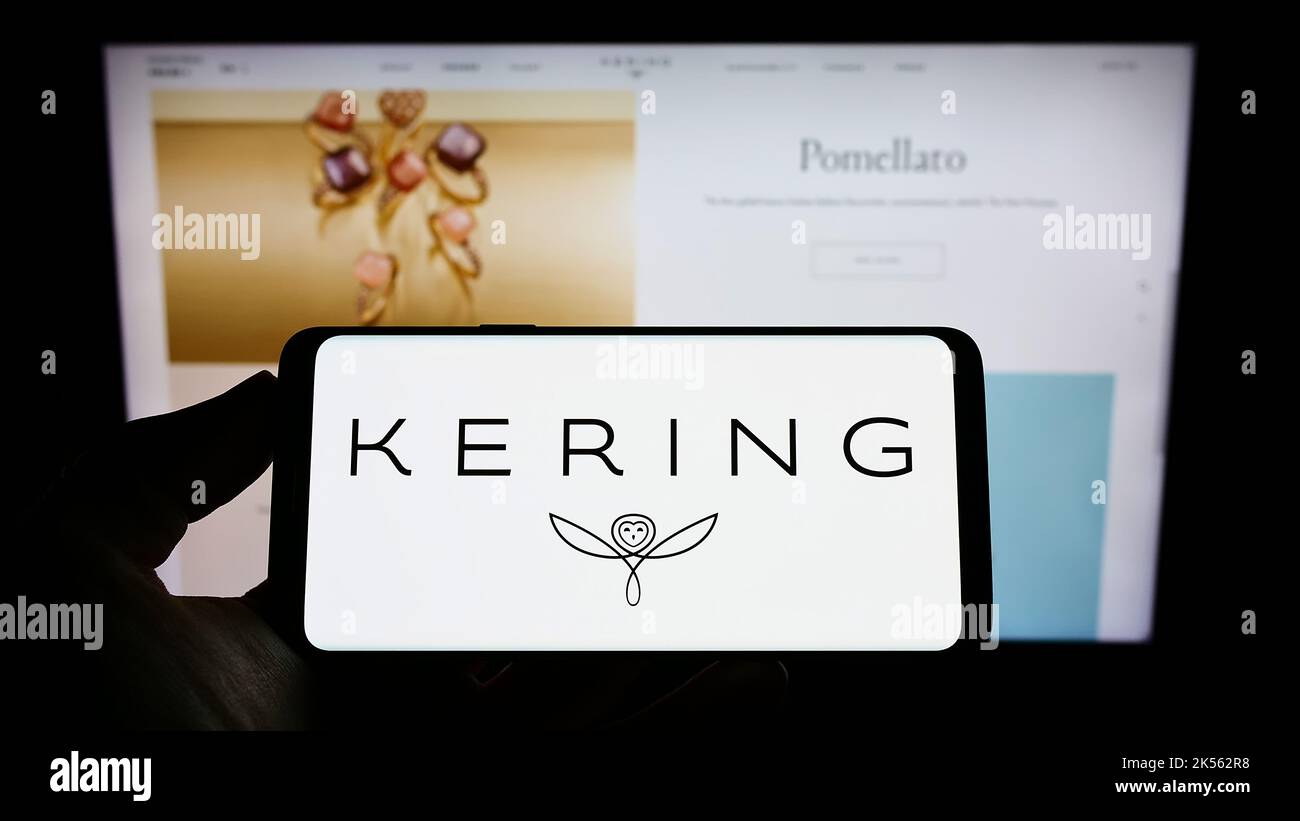 Kering Page De Garde Kering logo Banque de photographies et d’images à haute résolution - Alamy