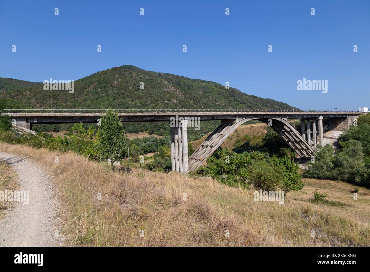 Santamaria Orlea, Hunedoara - 22 juillet 2022: Vue sur le viaduc de Santamaria Orlea, Hunedoara Banque D'Images Santamaria Orlea, Hunedoara - 22 juillet 2022: Vue sur le viaduc de Santamaria Orlea, Hunedoara Banque D'Images