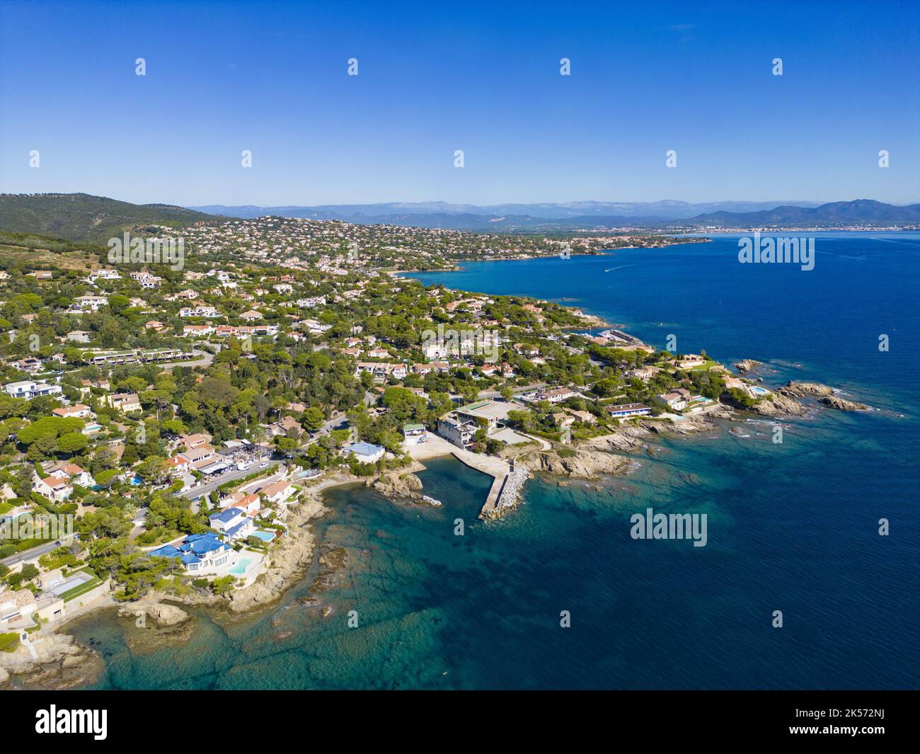 France, Var (83), Roquebrune sur Argens, les Issambres, Saint Aygulf en arrière-plan (vue aérienne) Banque D'Images
