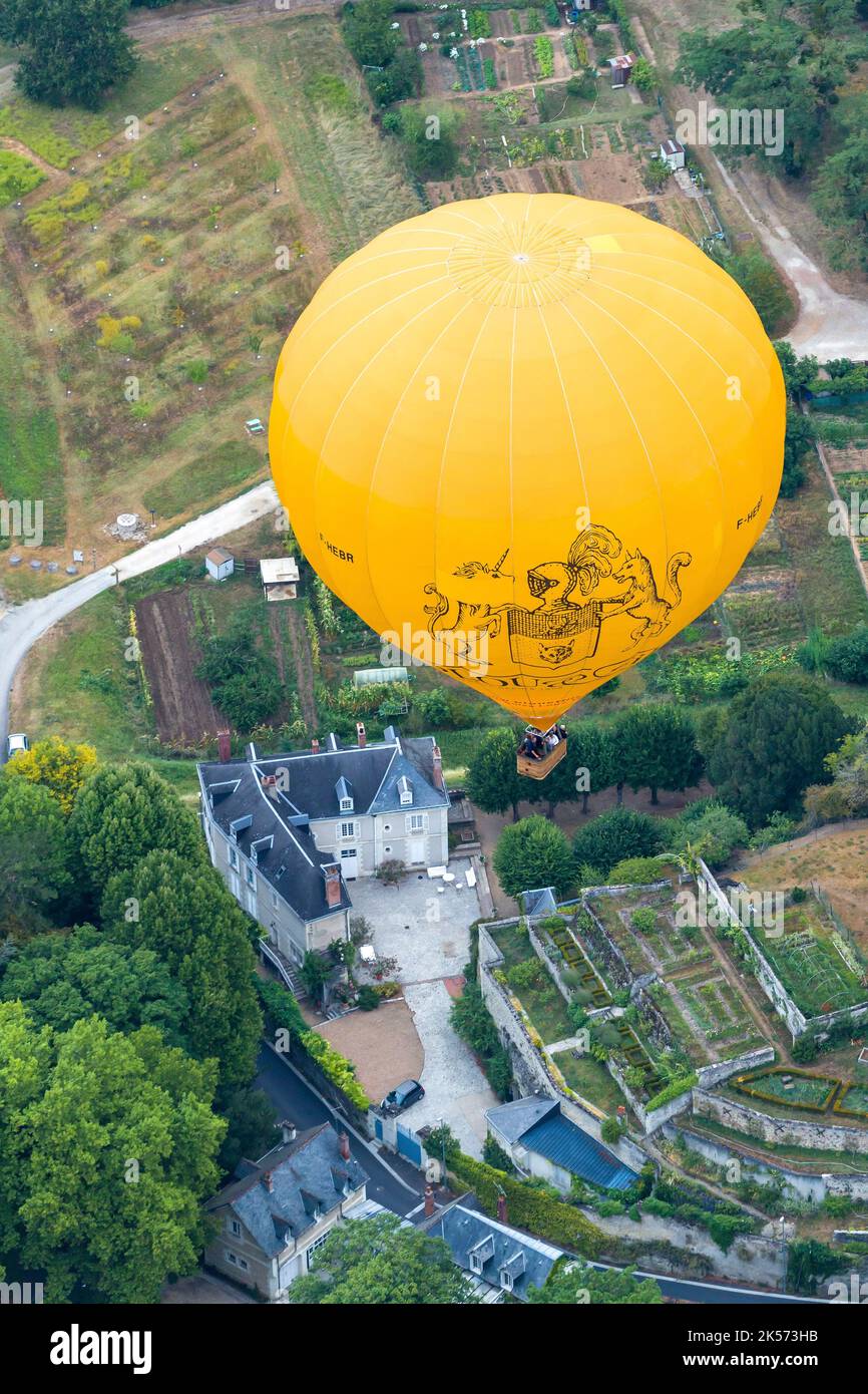 France, Indre et Loire, Amboise, le centre de traitement Malvau spécialisé  en addictologie, à partir d'un ballon à air chaud avec l'opérateur Balloon  Revolution (vue aérienne Photo Stock - Alamy