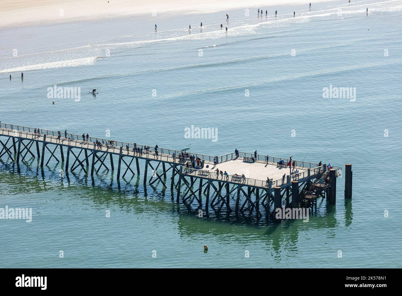 France, Vendée, St Jean de Monts, la jetée en bois (vue aérienne) Banque D'Images