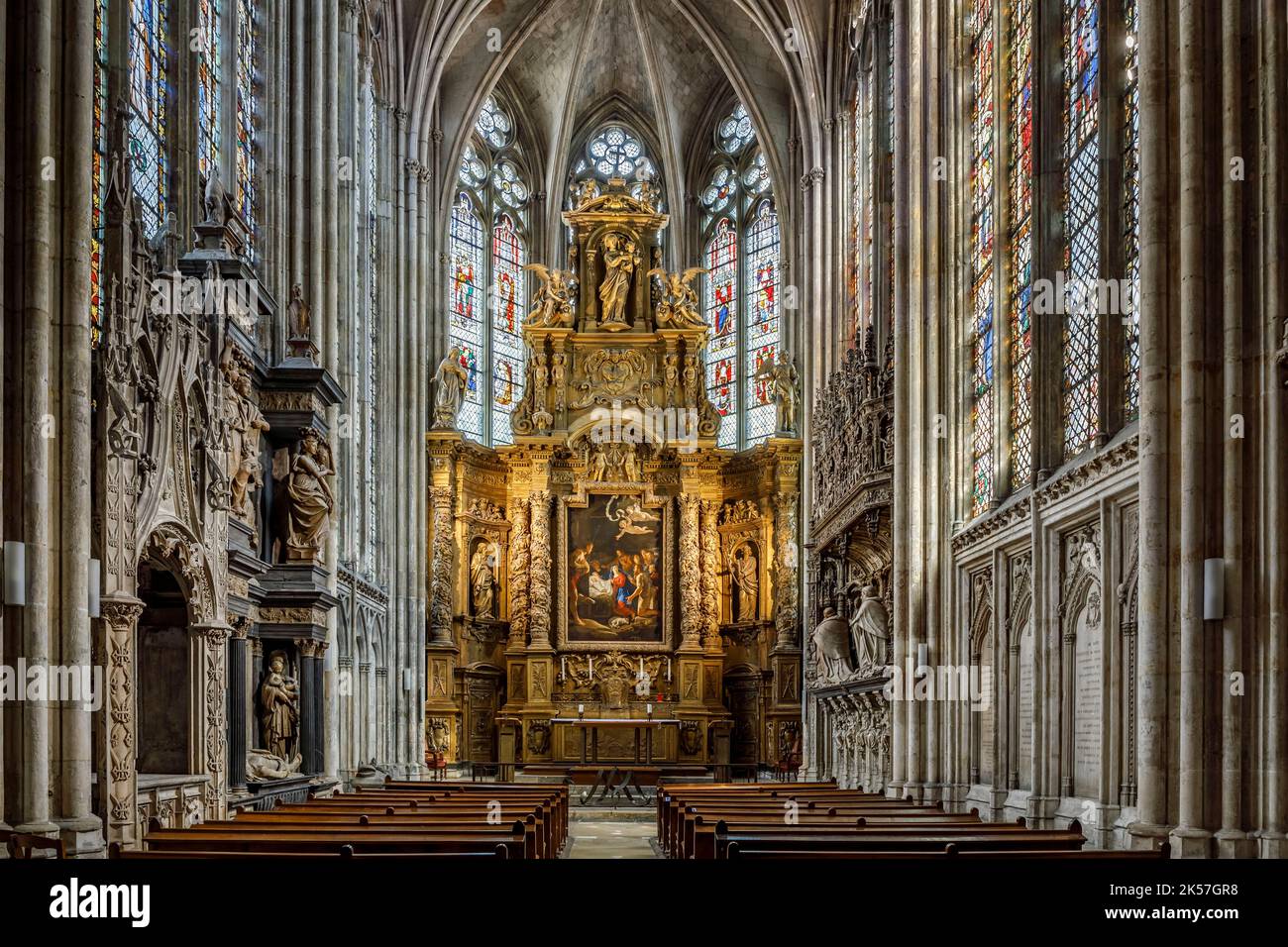 France, Seine-Maritime, Rouen, Cathédrale notre-Dame, abside, Chapelle de la Vierge, retable en bois sculpté et doré Banque D'Images