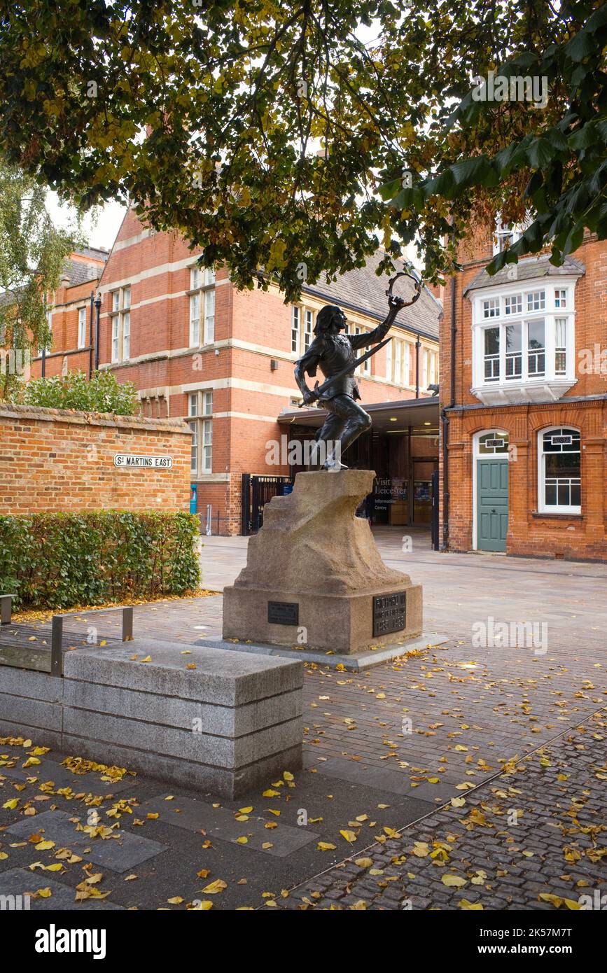 Statue de Richard III à l'extérieur du centre d'accueil de Leicester Banque D'Images