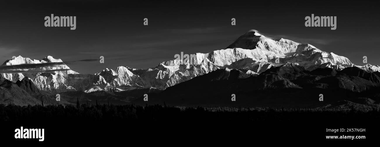 Denali (Mont McKinley) en Alaska, vue depuis le parc national de Denali. Banque D'Images