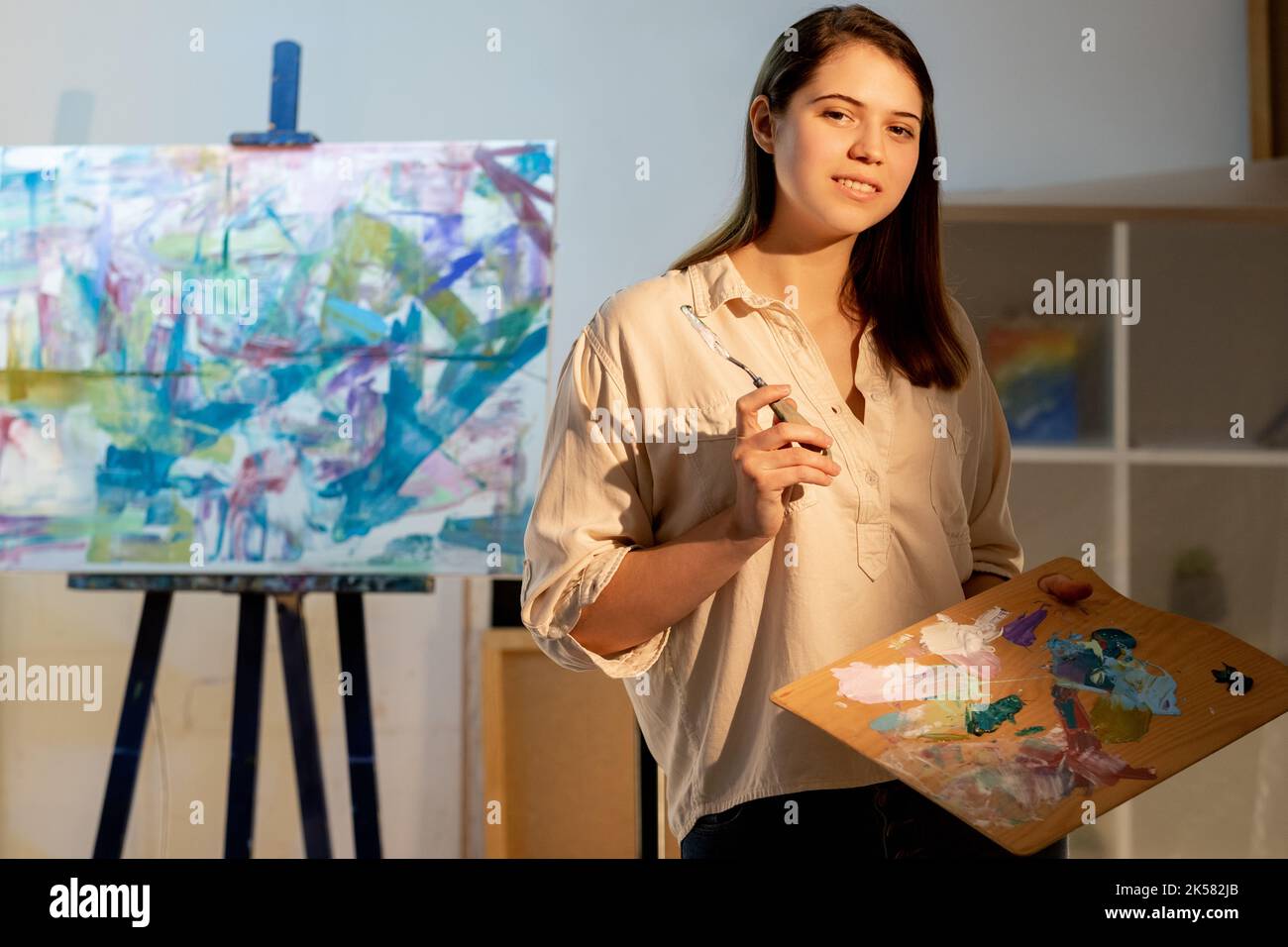 femme artiste peintre école de création d'œuvres d'art Banque D'Images
