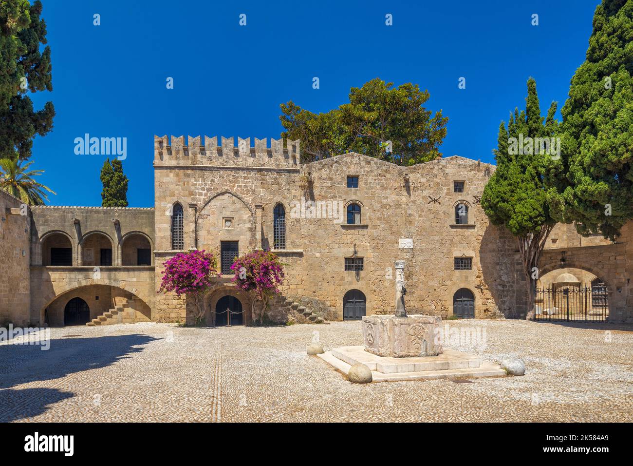 Place des martyrs hébreux dans le centre historique de la ville de Rhodes, Grèce, Europe. Banque D'Images