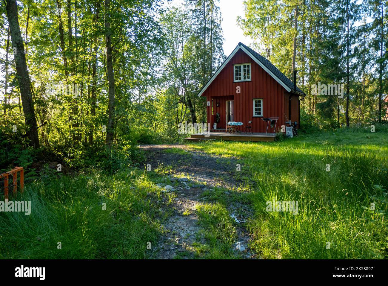 chalet en bois ou stabur dans la campagne de Norvège Banque D'Images