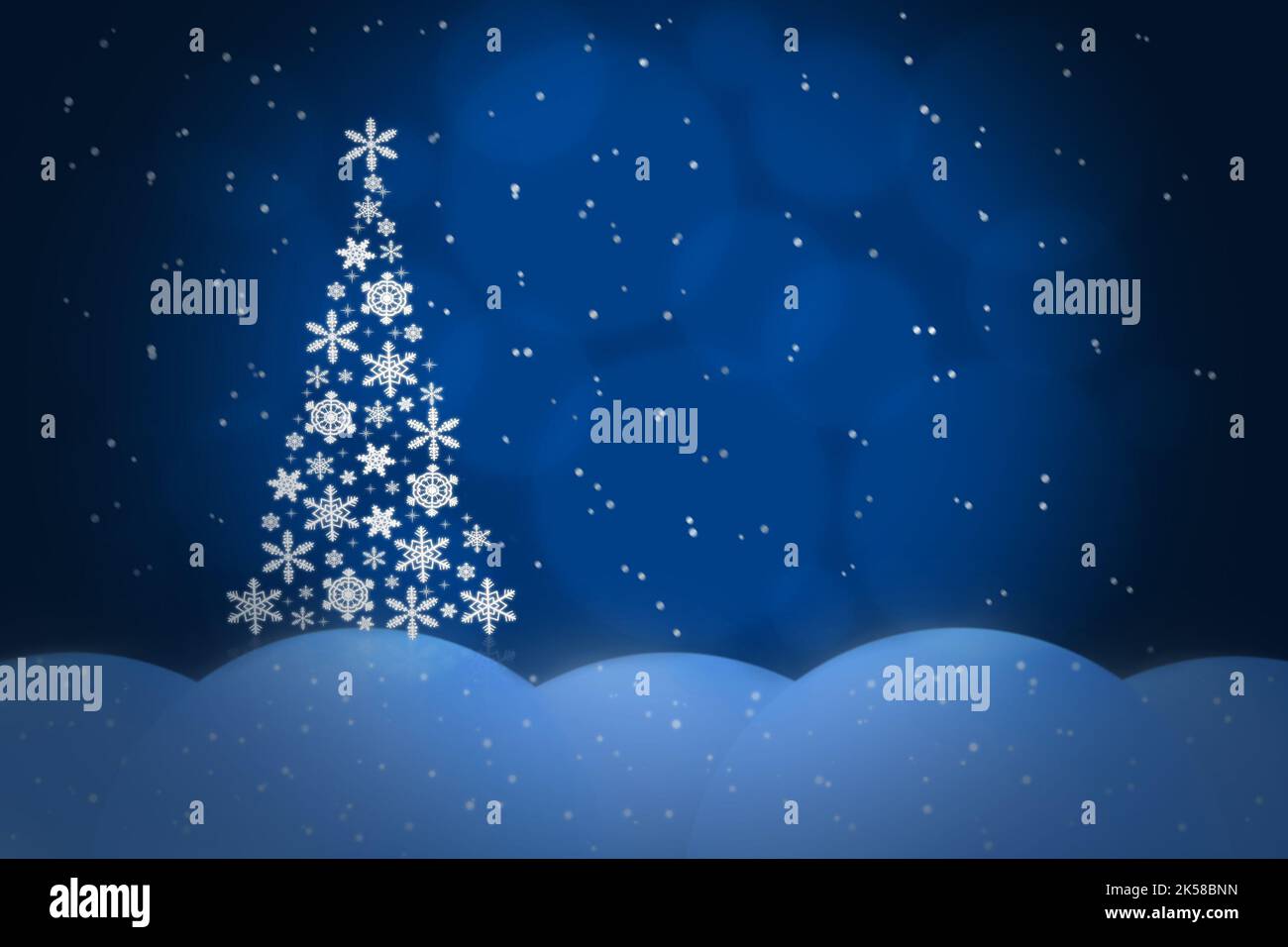 L'arbre de Noël du nouvel an est composé de flocons de neige blancs de formes diverses, de chutes de neige et de dérives sur fond bleu. Banque D'Images