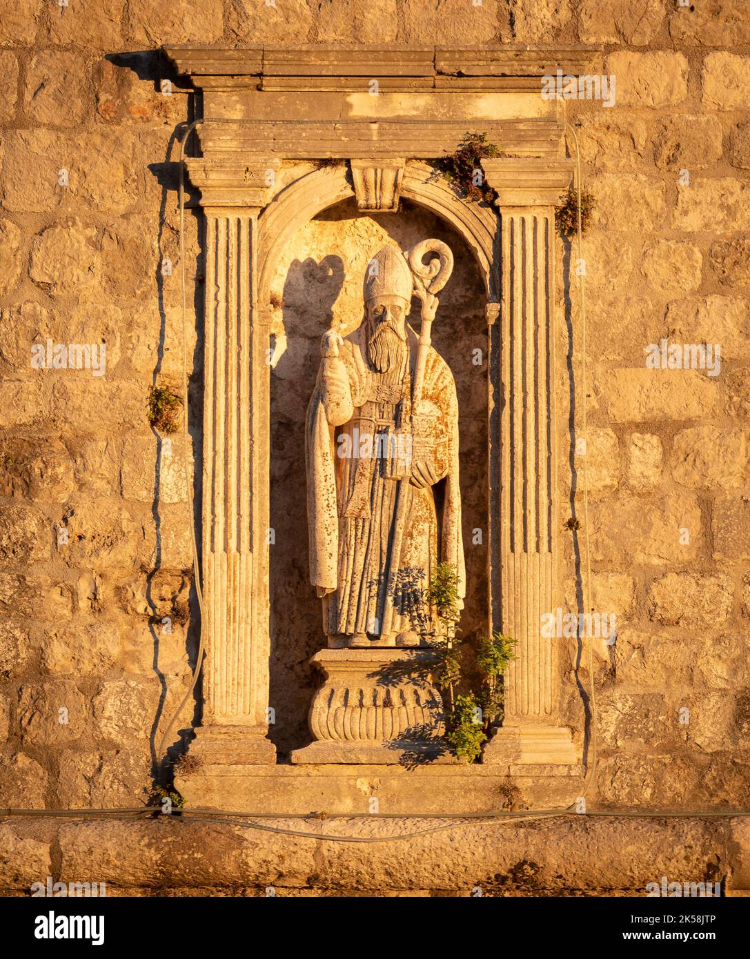 DUBROVNIK, CROATIE, EUROPE - Statue de Saint Blaise, patron de Dubrovnik, sur la Tour Minceta. Banque D'Images